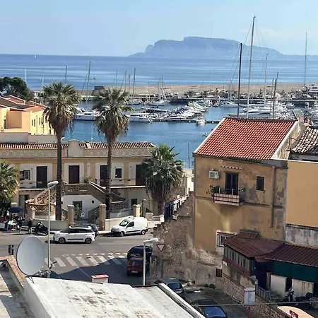 Σπίτι διακοπών Charming House With Sea View In *