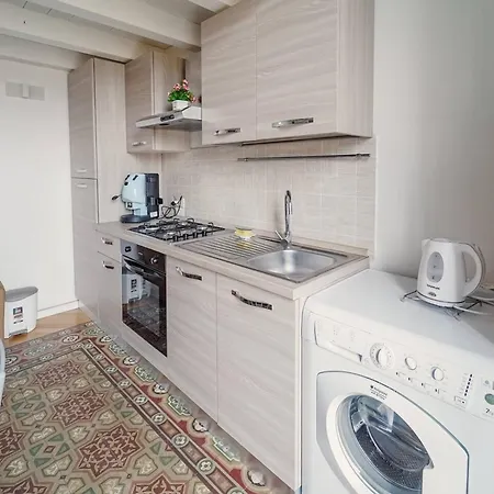 Charming House With Sea View In Palermo