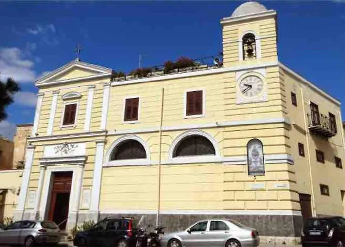 Charming House With Sea View In Palermo