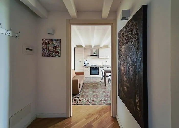 Charming House With Sea View In Palermo