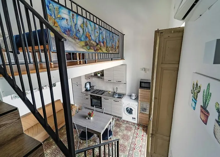 Charming House With Sea View In Palermo