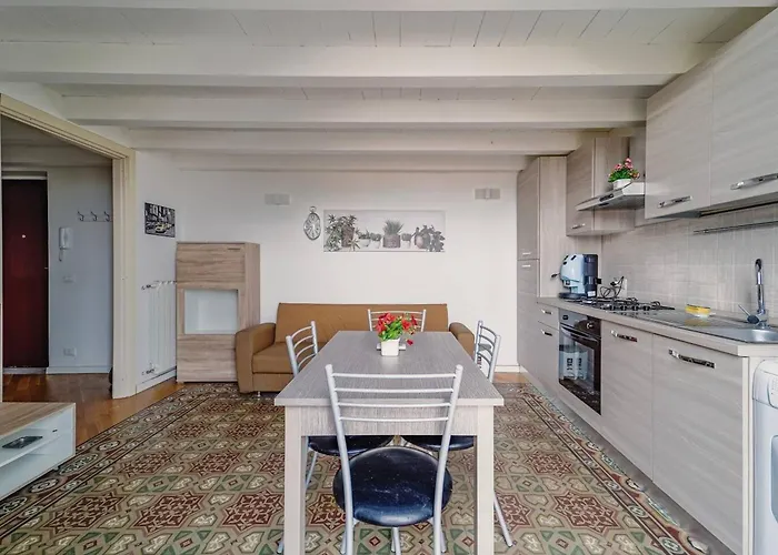 Charming House With Sea View In Palermo