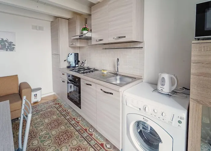 Charming House With Sea View In Palermo