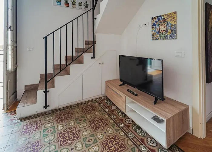 Charming House With Sea View In